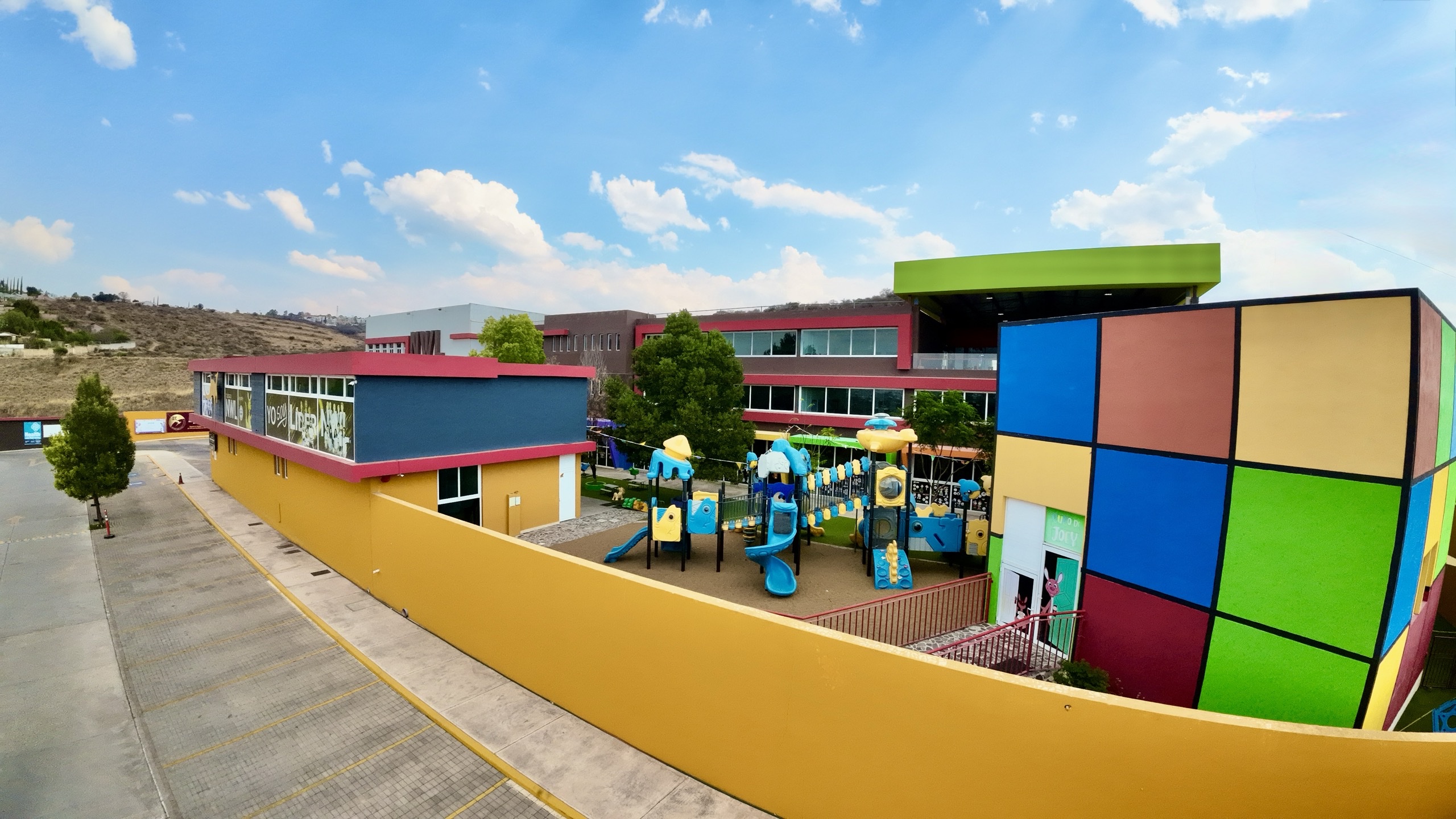 Newland School Campus Corregidora – A warm, community-centered campus in the heart of Corregidora